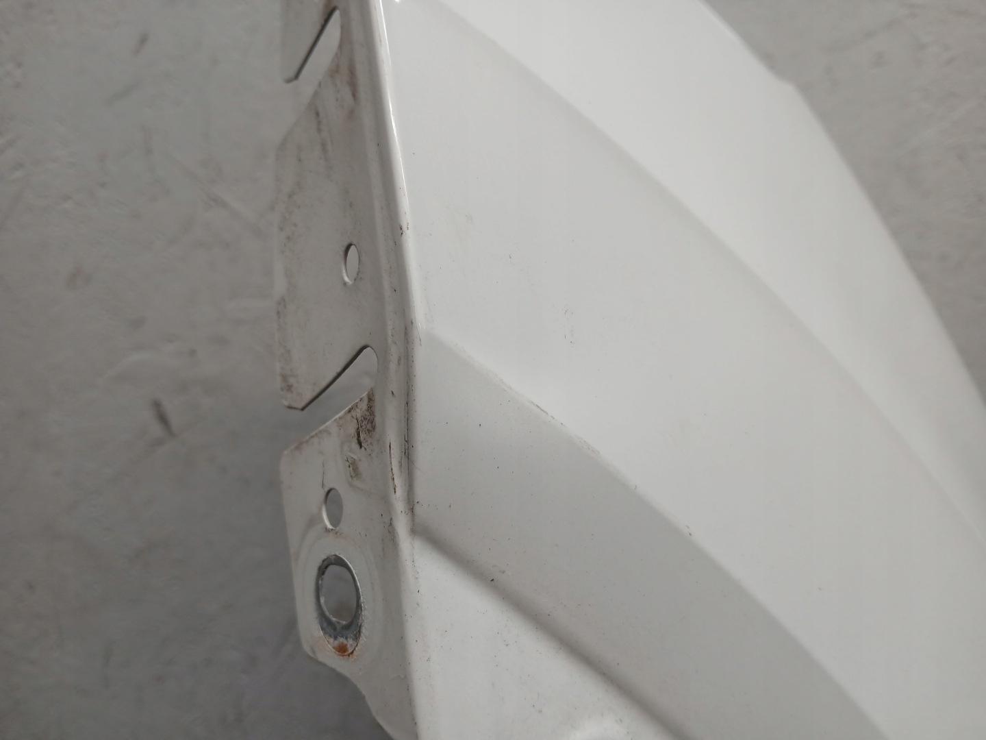 fender front left AUDI Q2 81A