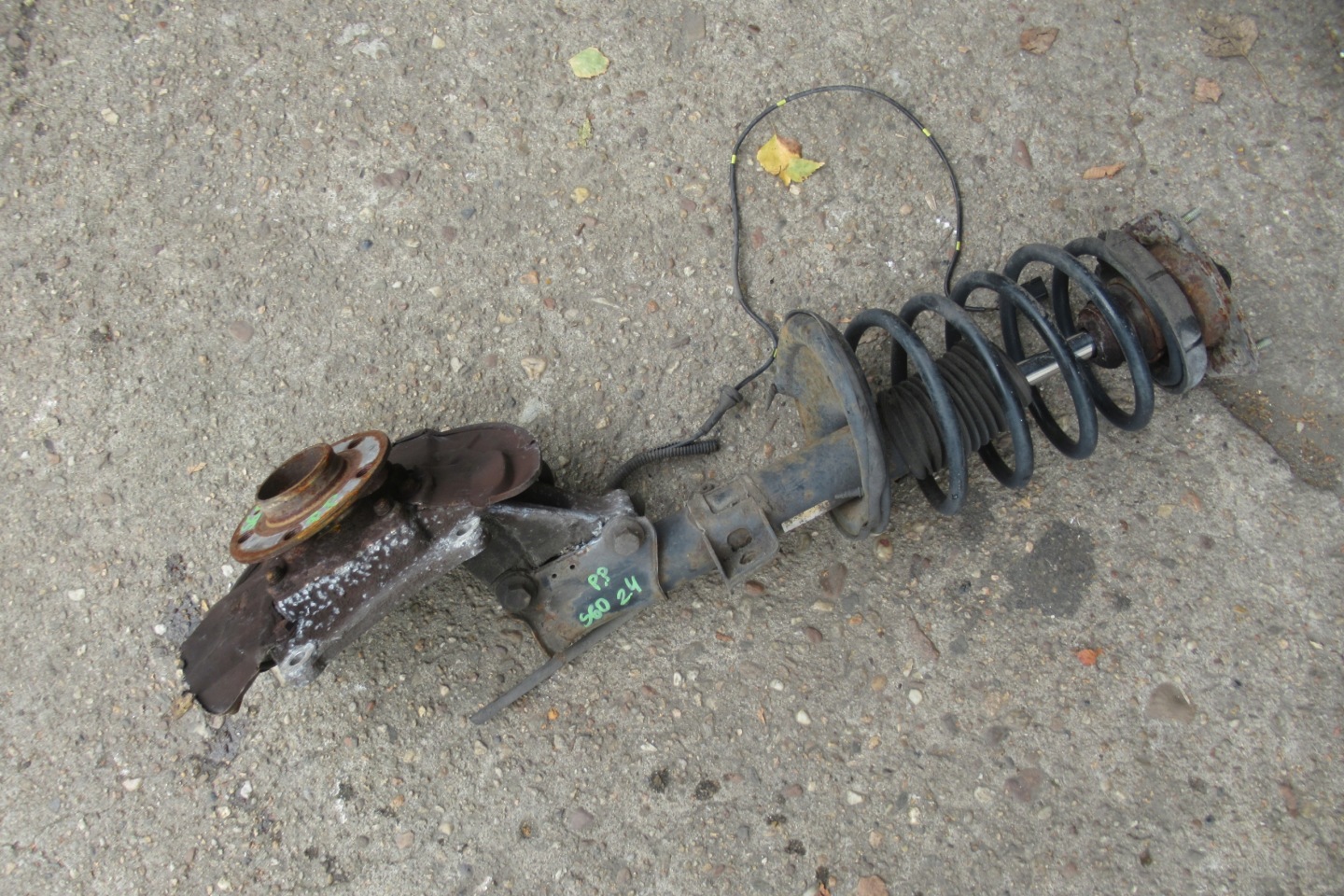 VOLVO S60 2.4 B McPherson right front 30683344