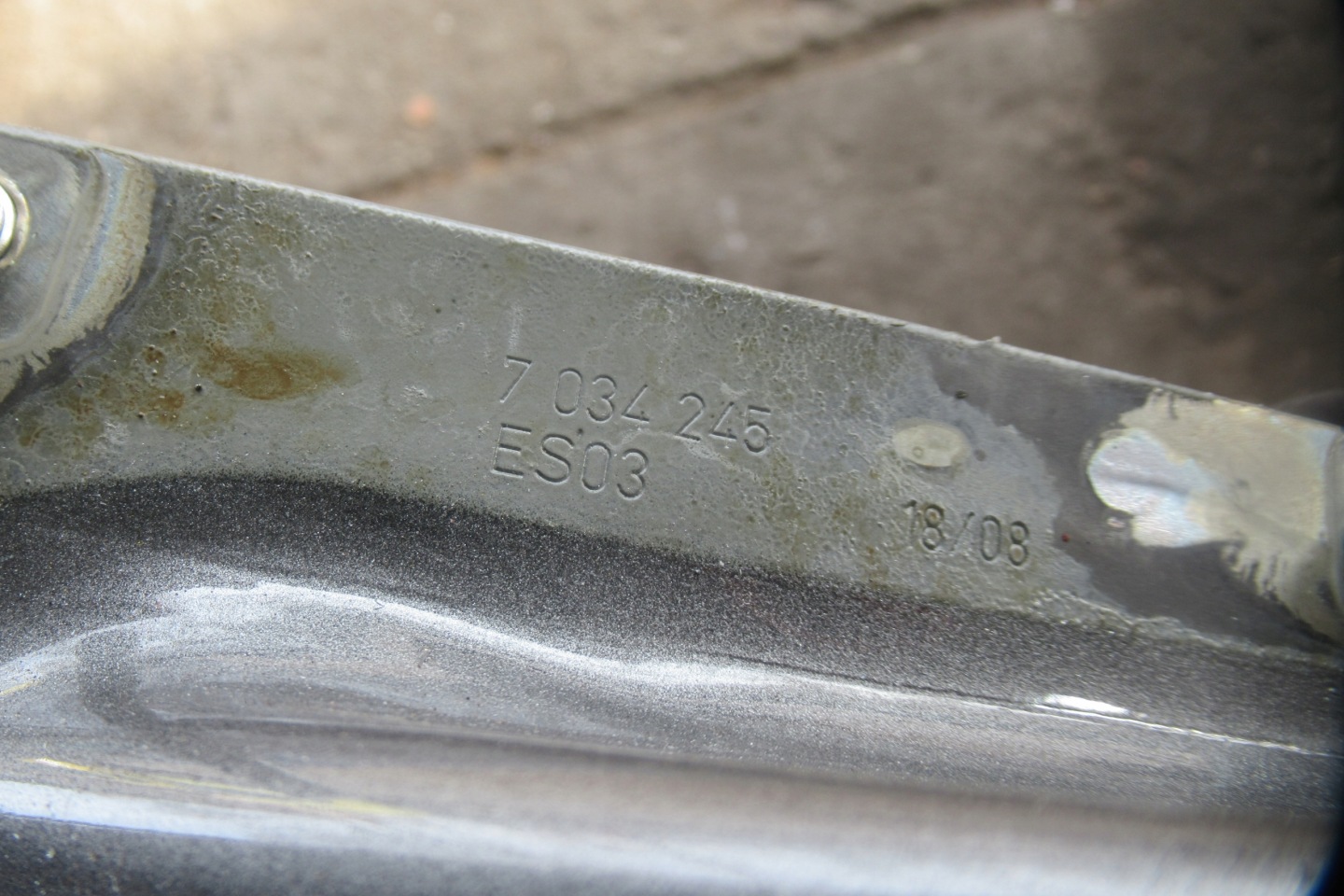 BMW E60 3.0 LCI 08R hinge bonnet boot left 7034245