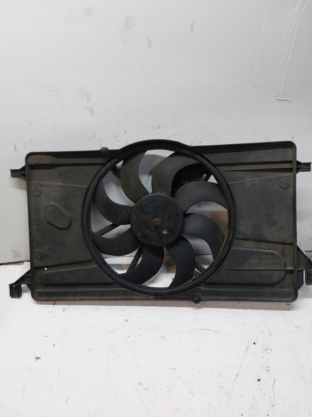 ENTYLATOR vrtule chladiče FORD FOCUS MK2 3M51-8C607-EC