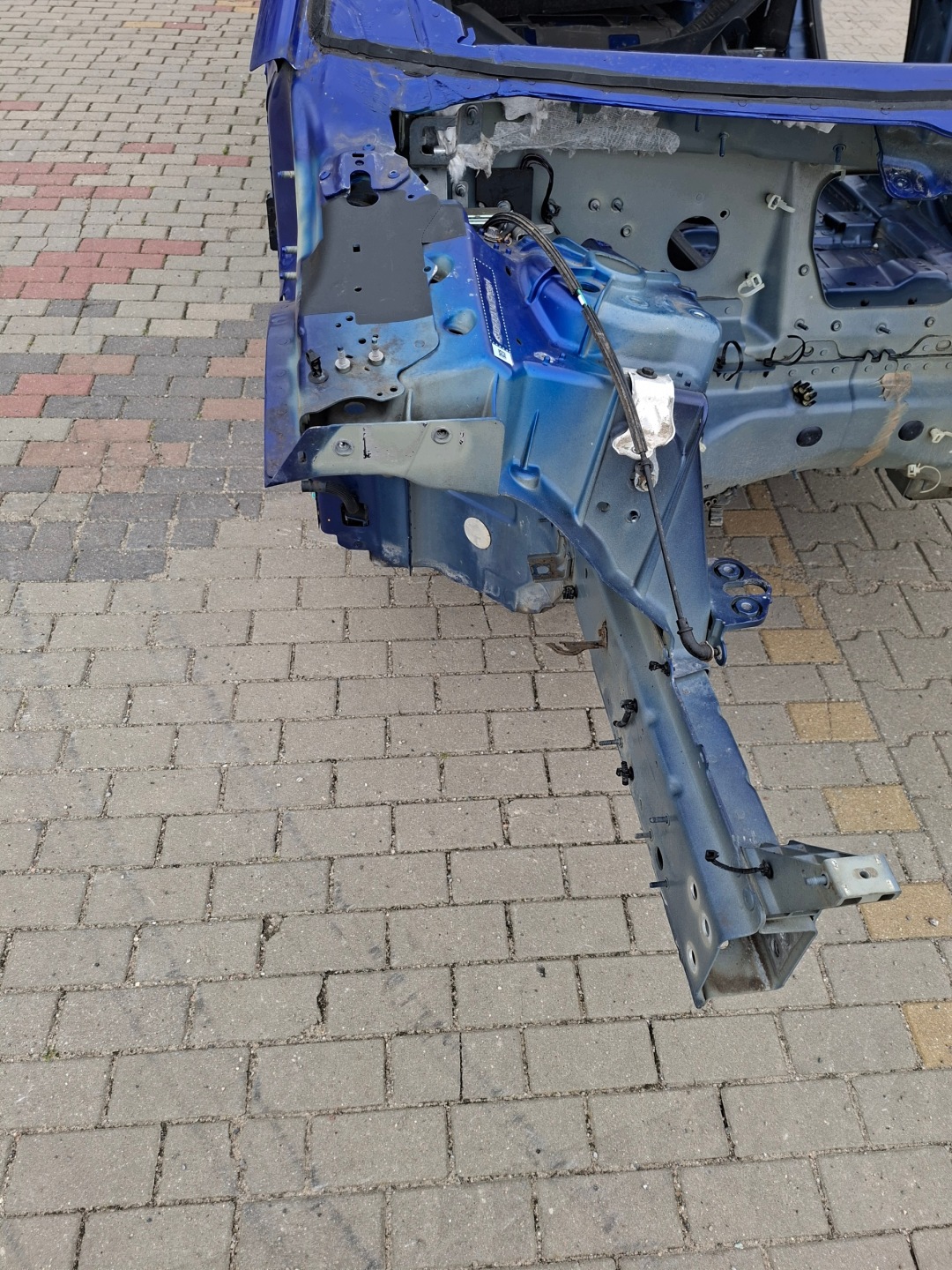 quarter right front right quarter front JAGUAR and-PACE X590 JHK