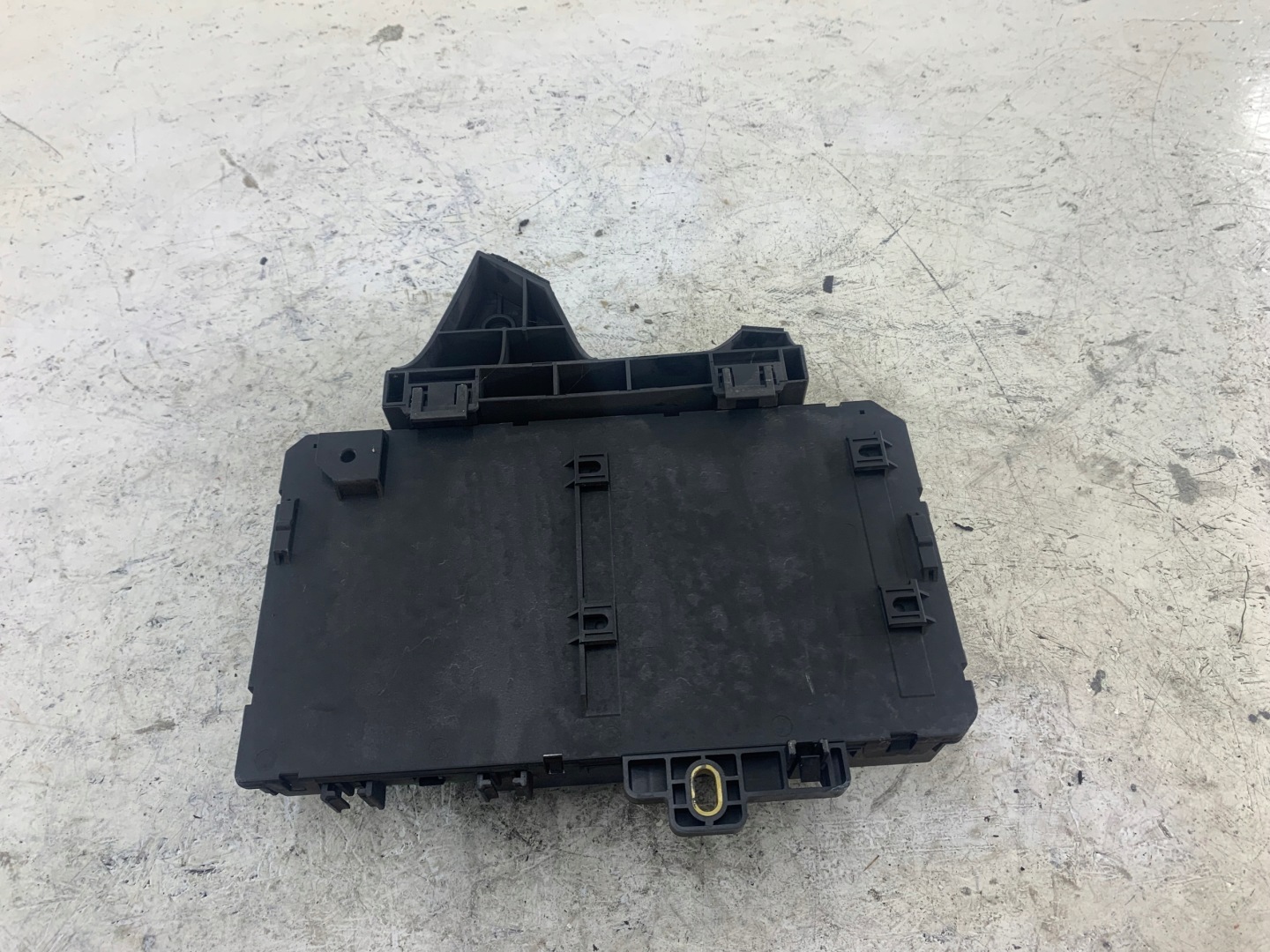 OPEL ASTRA III H fuse box 13115937