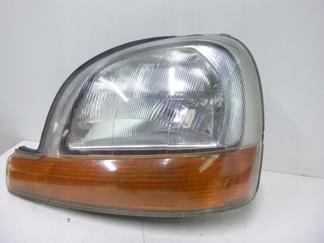 light front Renault Kangoo 1998r.