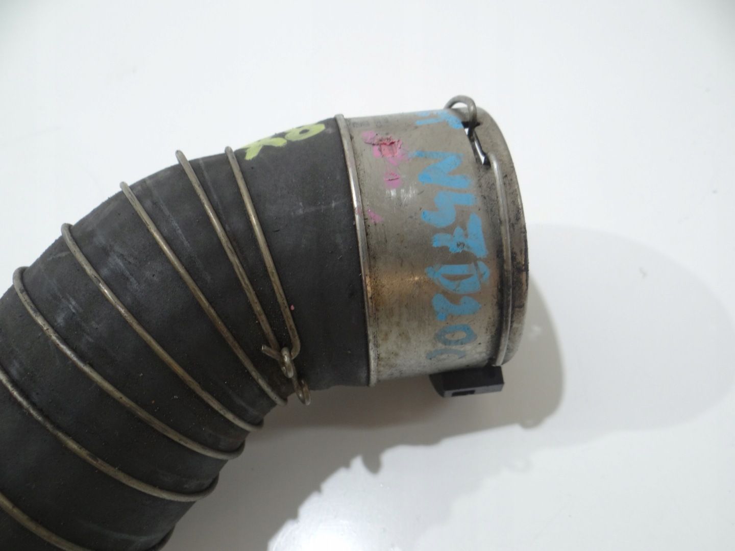 vedení hadice intercoolera BMW E92 E93 LCI N47 2.0D