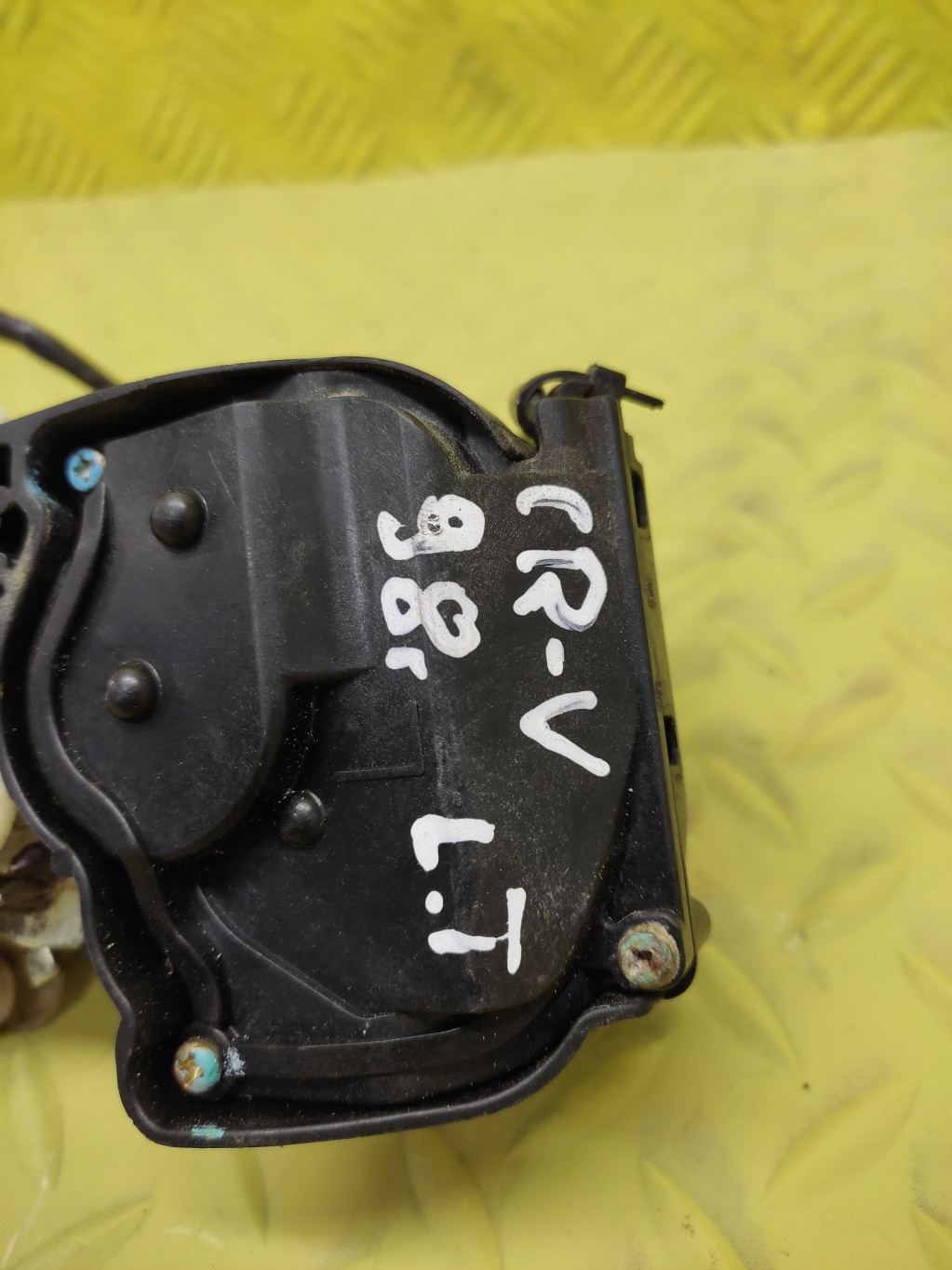 HONDA CRV and lock door left rear part