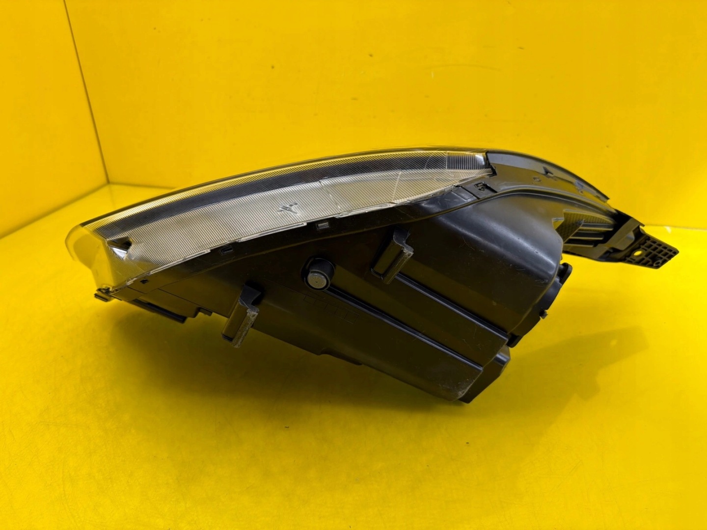 light left front Hyundai I20 3 III Zwykla 92101-Q0050