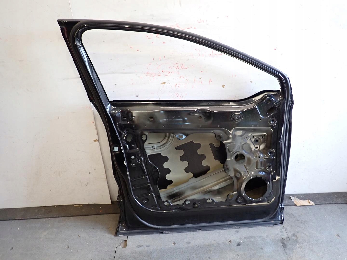 door front front left AUDI Q4 2018- 89A831311