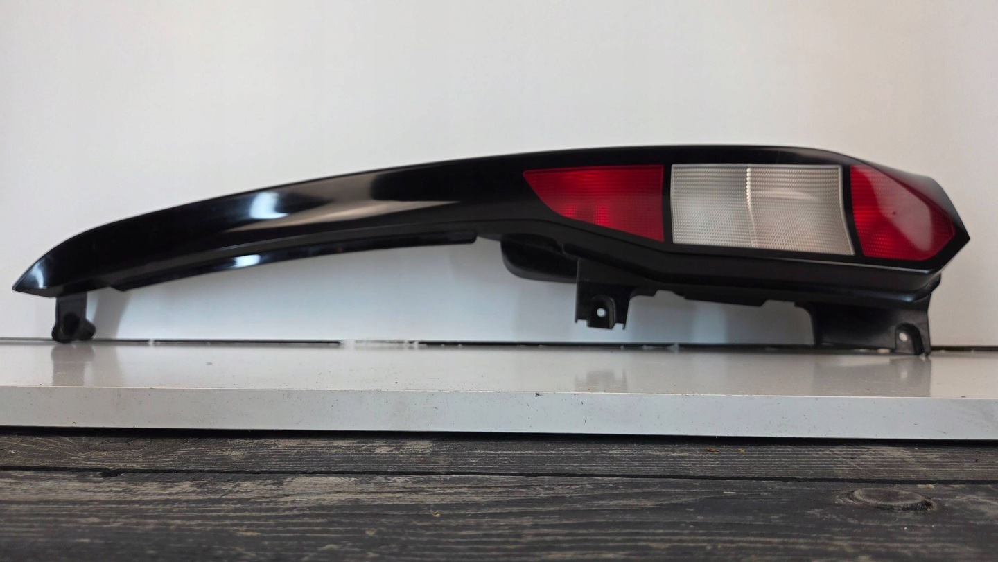 VW Caddy 20- Ford Tourneo Connect light rear rear part right