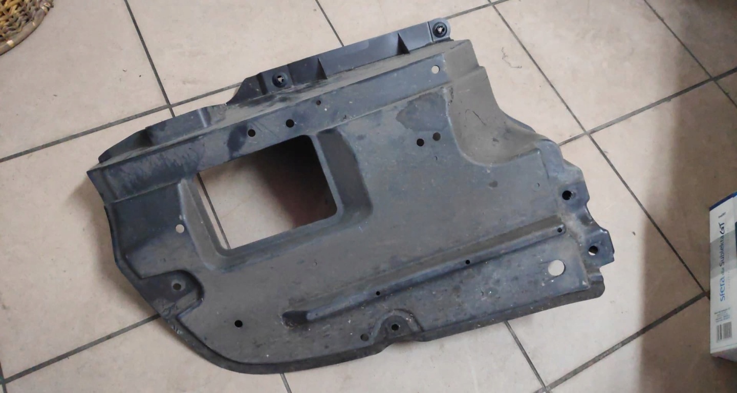 Blende Abdeckung BODEN heck links LEXUS RX450H 2019r