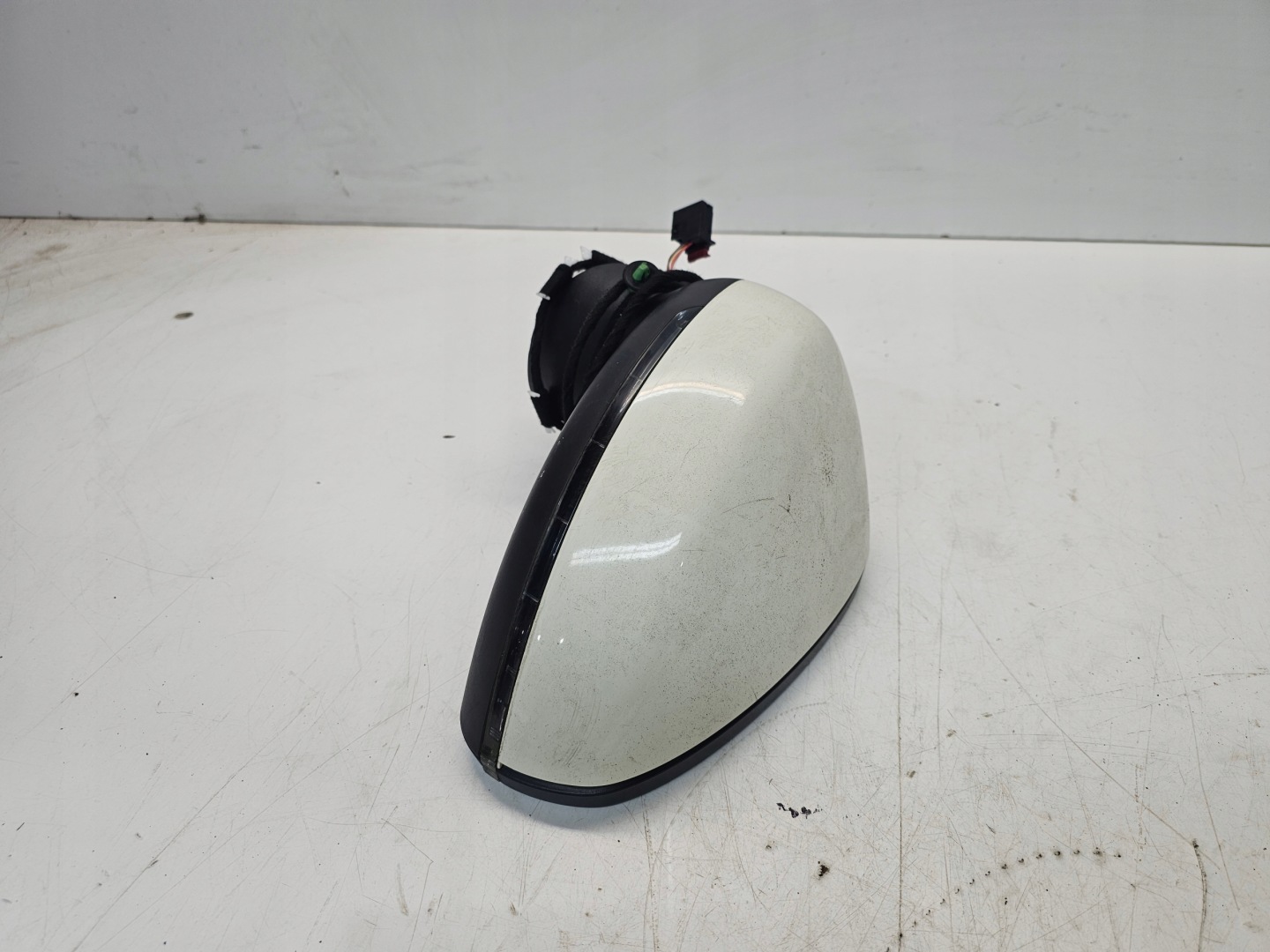 mirror exterior left AUDI A1 8X3 5-PIN EUROPA LY9K