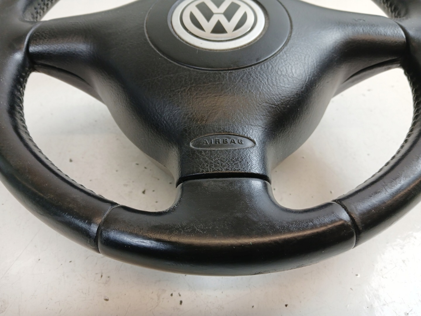 VW PASSAT B5 VW GOLF IV BORA steering wheel, leather leather DO trim