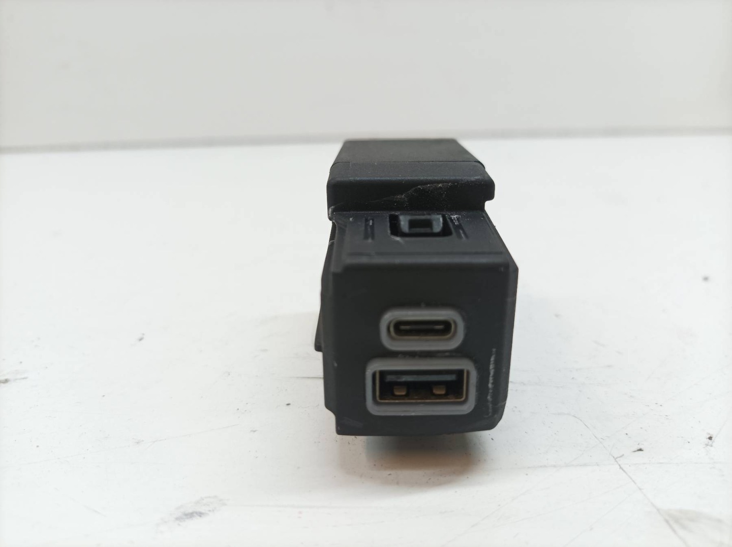 Adattatore USB 00505740950 Alfa Romeo Tonale e ( (2022- )