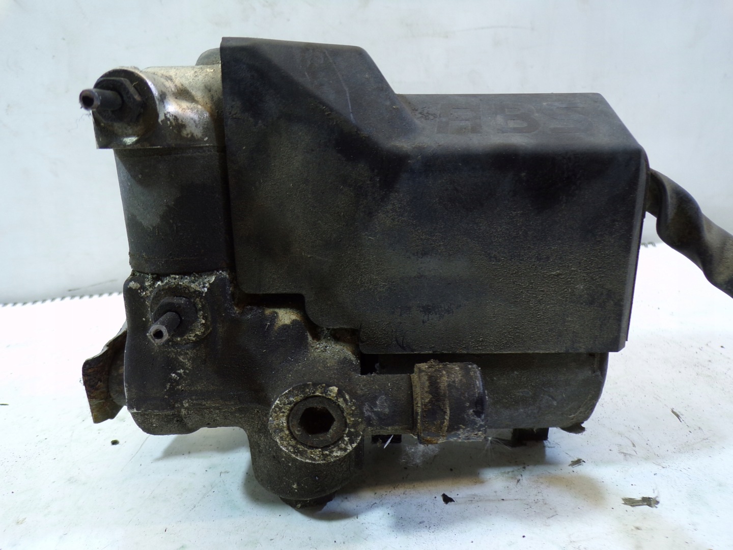Pompa MERCEDES W124 0265200043