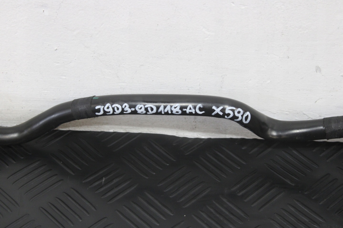 crijevo prijenos vode J9D3-8D118-AC JAGUAR i-PACE X590 EV400