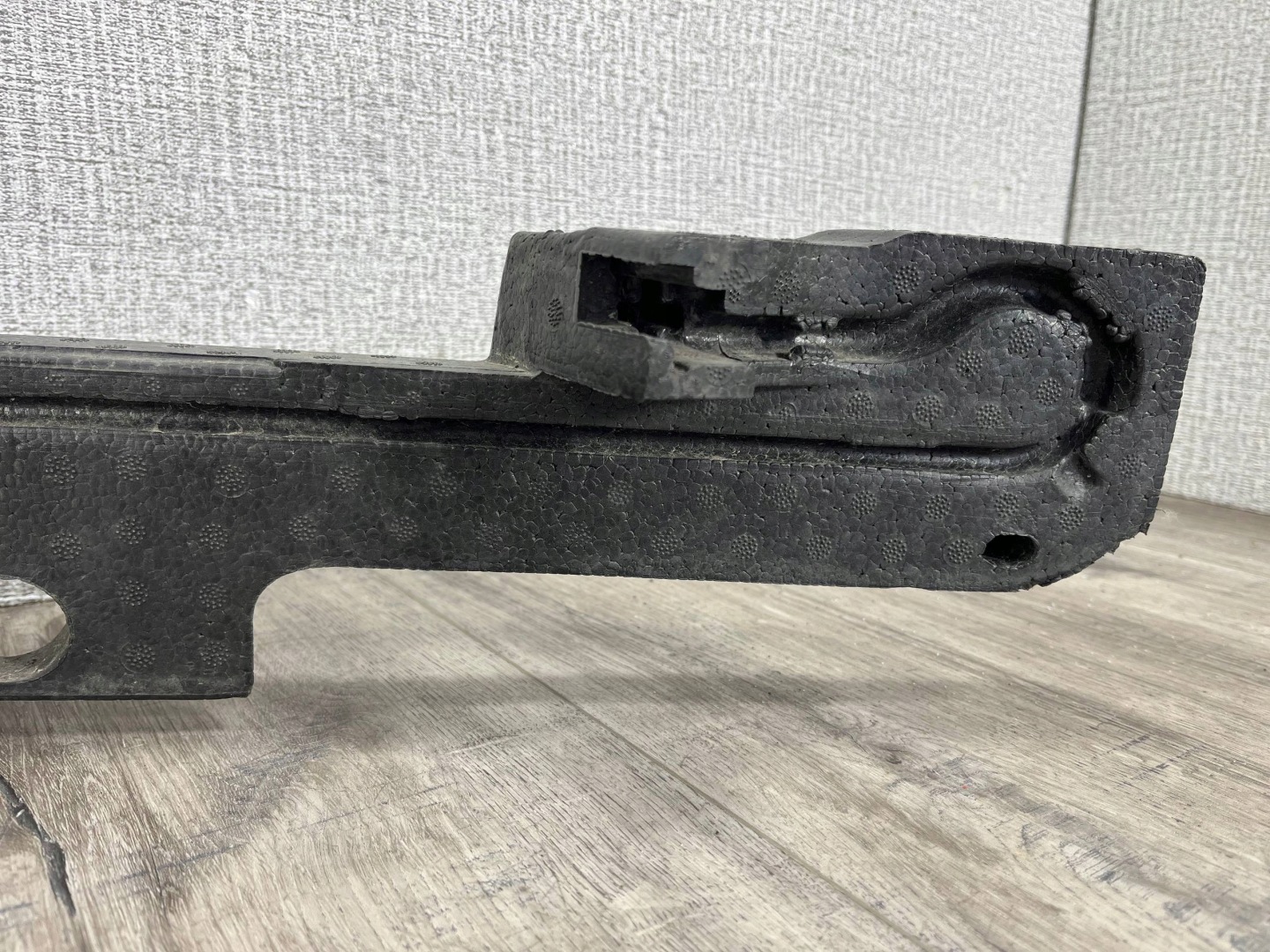 TESLA MODEL 3 III ABSORBER PIANKA nárazníku předek 1104669-CN-G