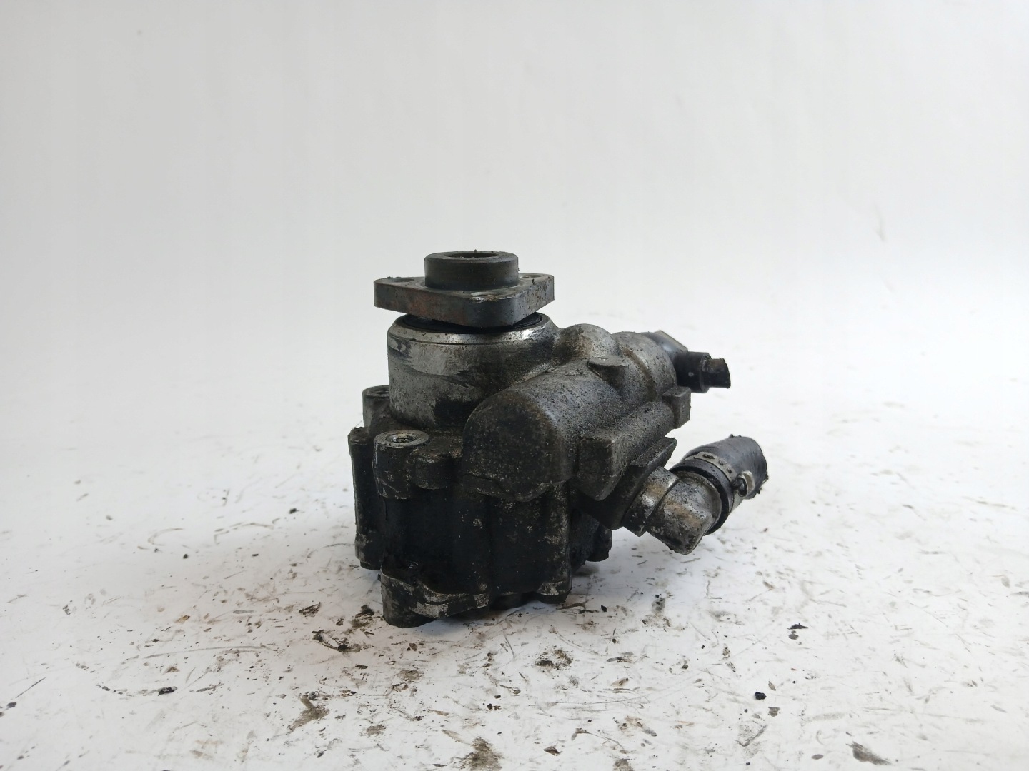AUDI A6 C5 A4 B5 2.5 TDI servo pumpa 4B0145155R 120 BAR