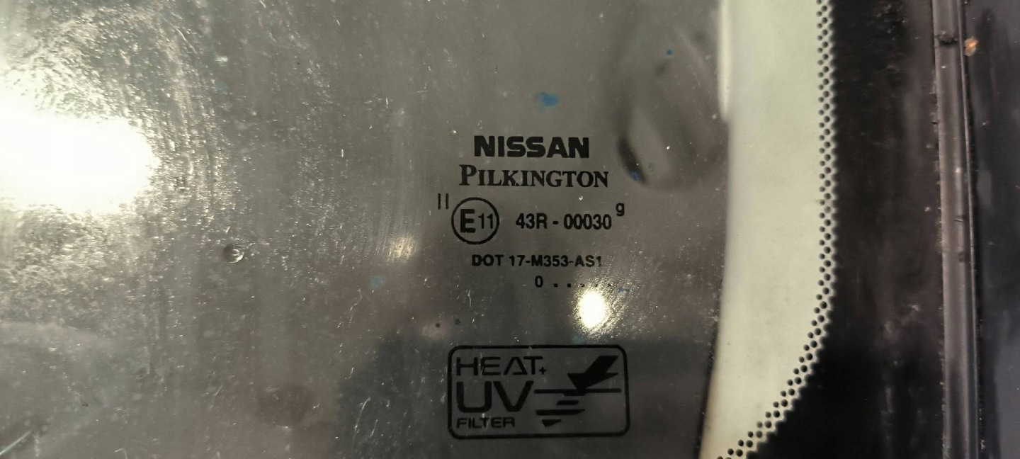 window front NISSAN ALMERA