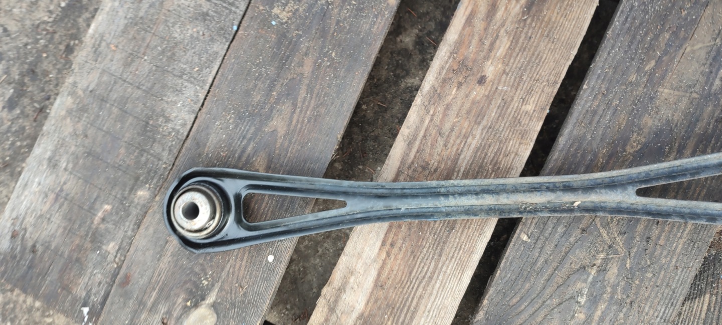 arm boczny rear left AUDI Q7 4L quattro 7L8501529A