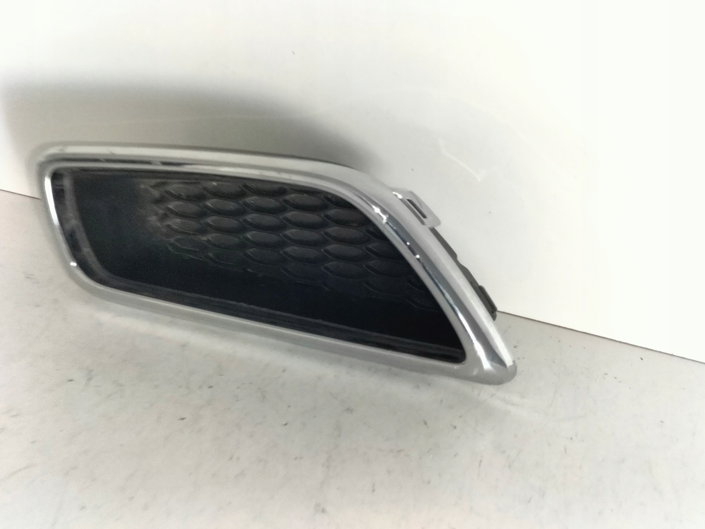GRILL LÜFTUNGSGITTER DER STOSSSTANGE HECK RECHTS KIA X-CEED XCEED 19