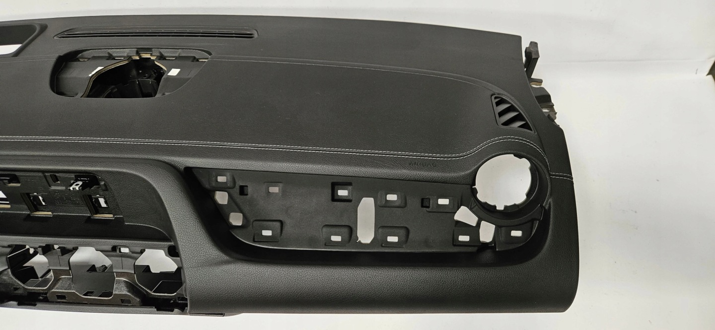 dashboard instrument panel cockpit MERCEDES B-KLASA W247 247