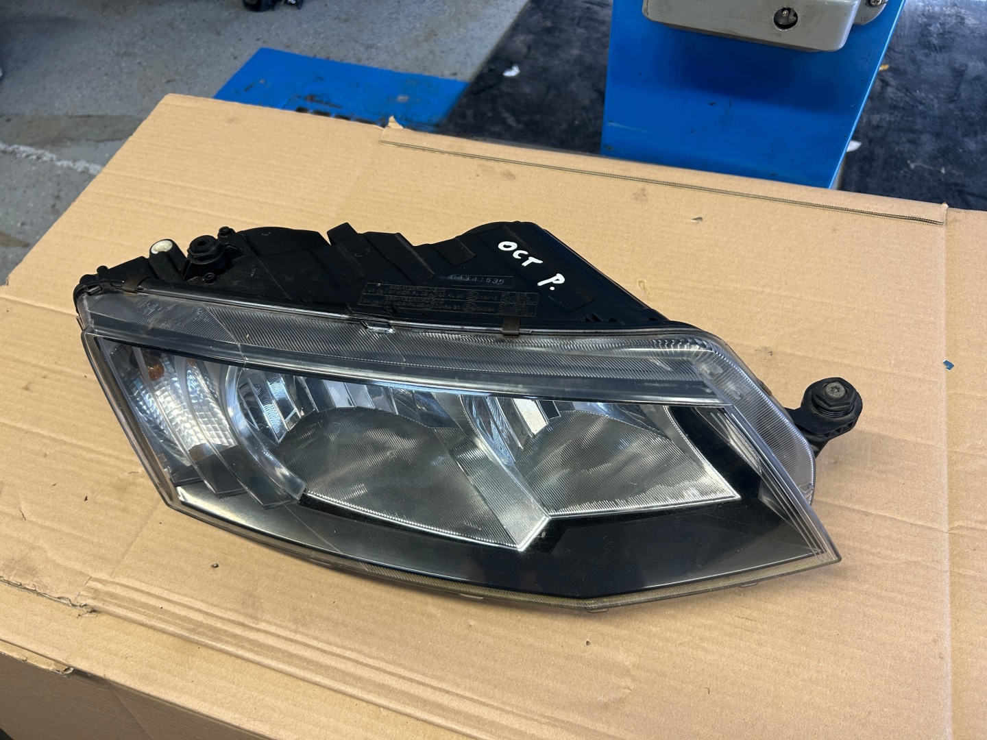 SKODA OCTVIA III light right front