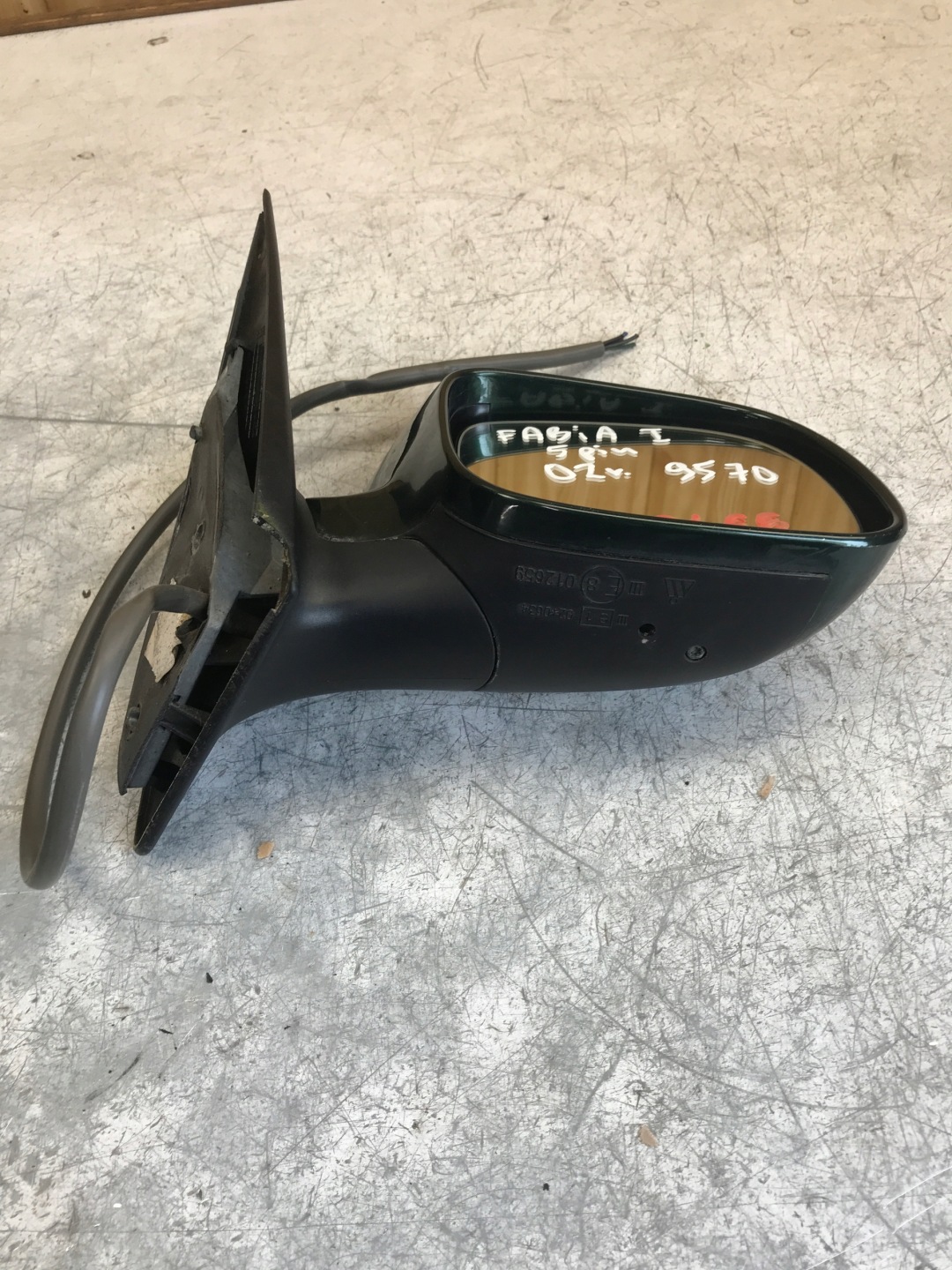 mirror right 5 PIN SKODA FABIA and 9570