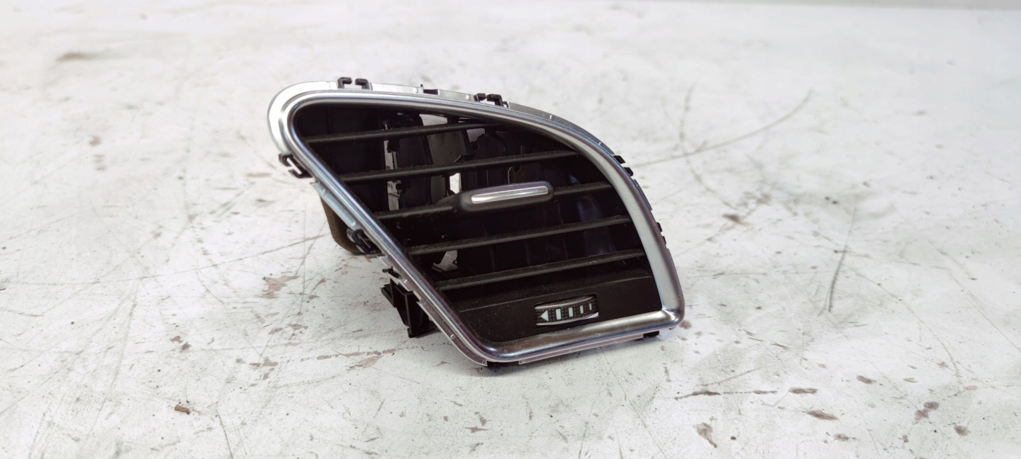grid air conditioning devices right AUDI A4 B8 LIFT 8T2820902