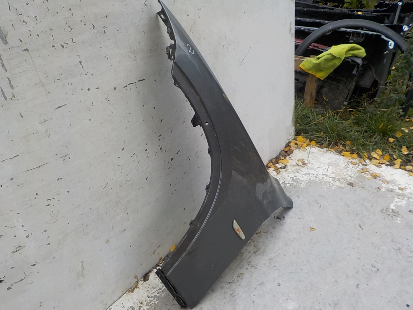 2 BMW X1 (E84) 09-12 blatobran lijevi prednji dio prednji