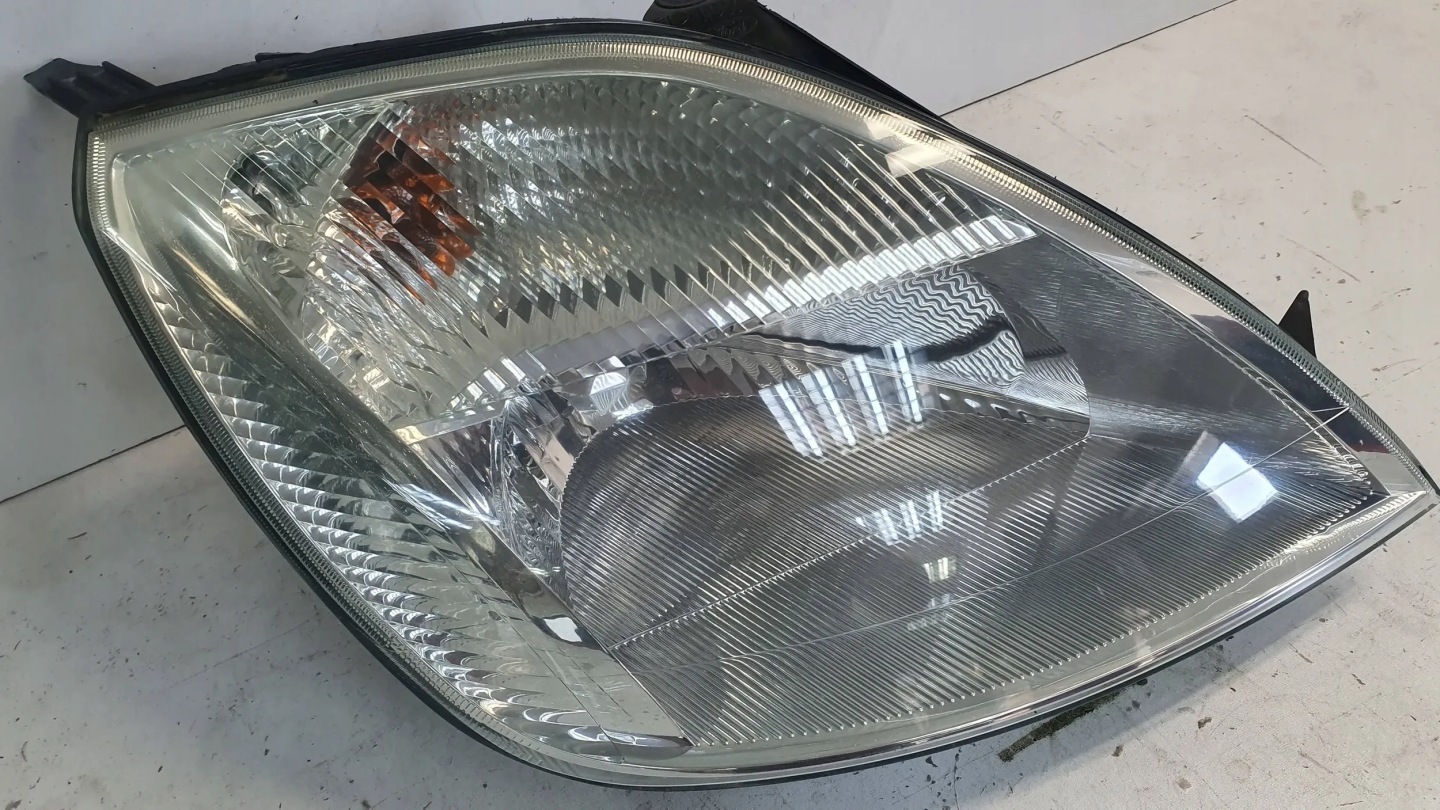light front right 2S6X-13W029AH FORD FIESTA MK6 02