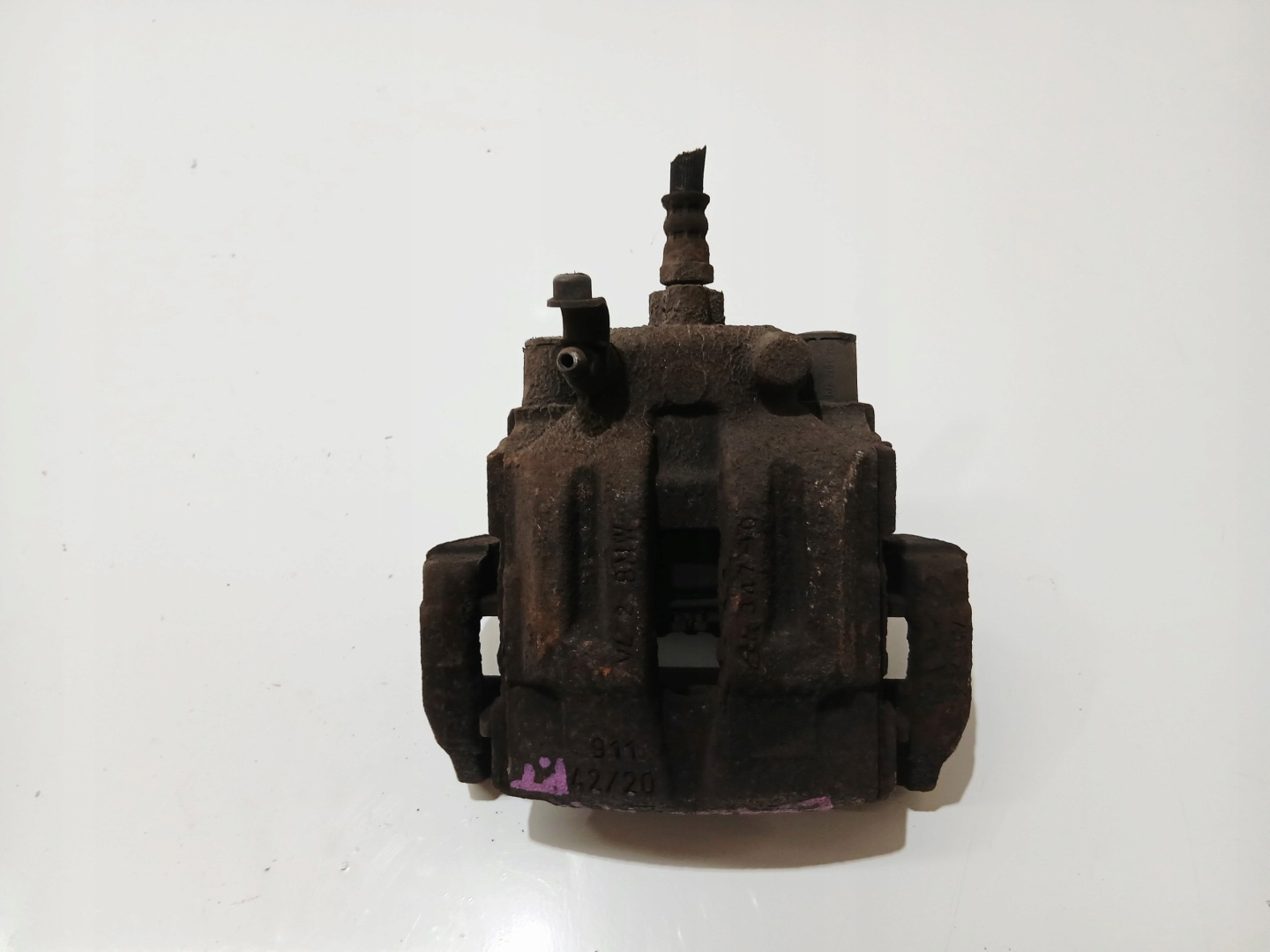 rear caliper brake left BMW 3 E90 2.0D N47D20C 44/20 (24235133)