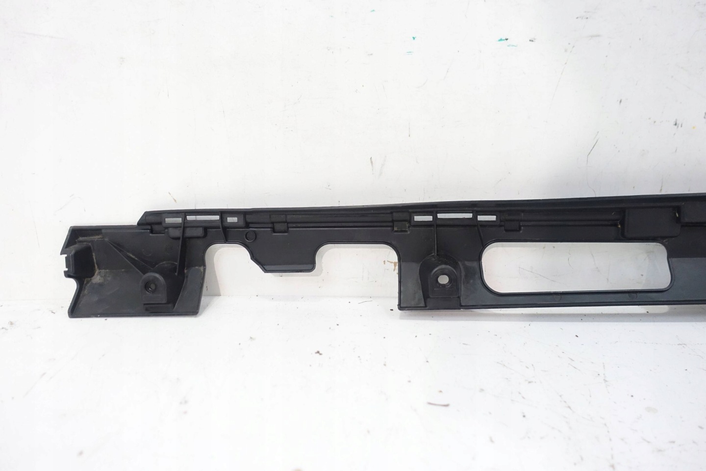 holder support mouldings PROGOWEJ left MERCEDES ML W166 2011-2015 A1666980127
