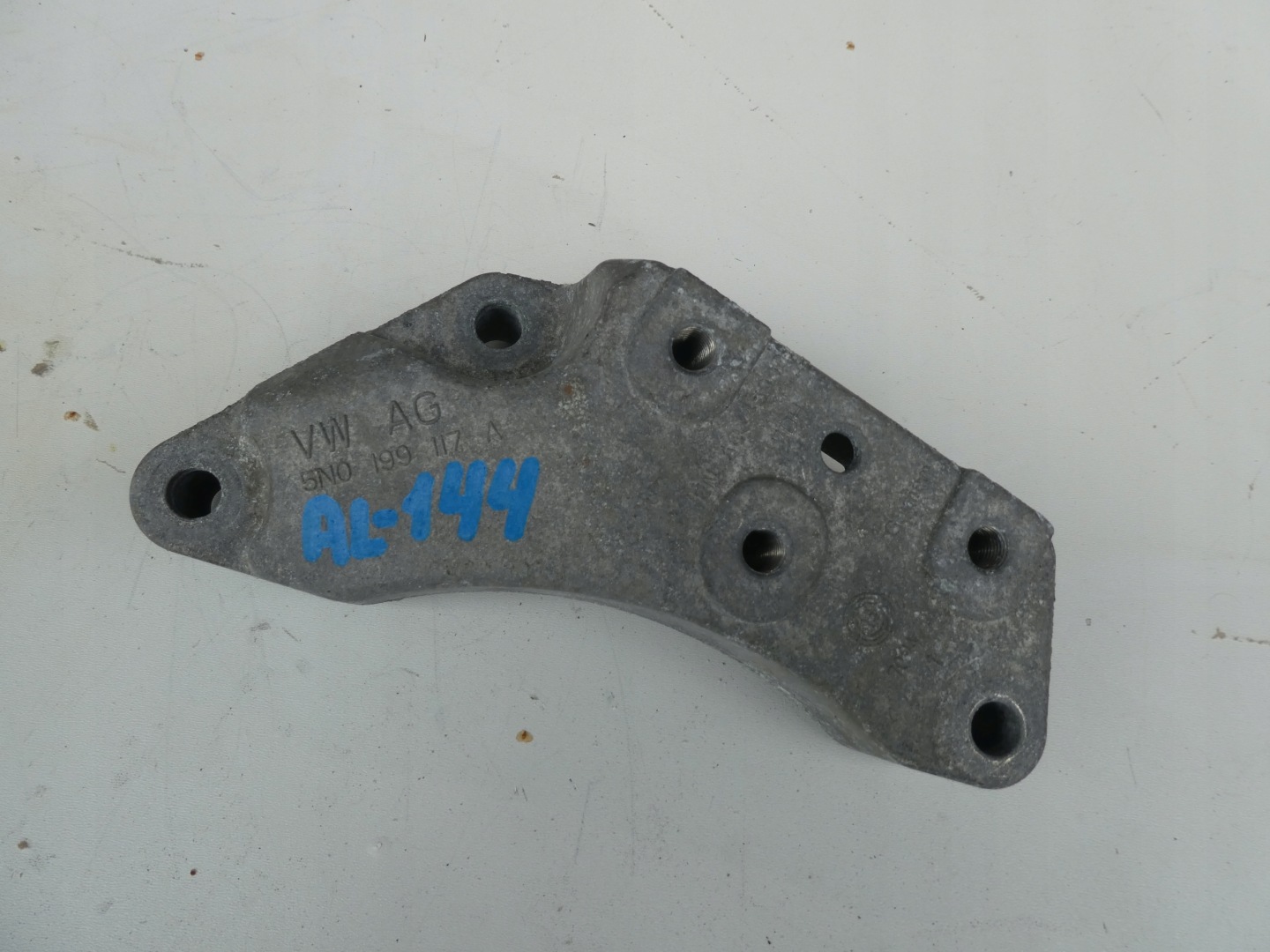 support gearboxes 5N0199117A VW SEAT SKODA
