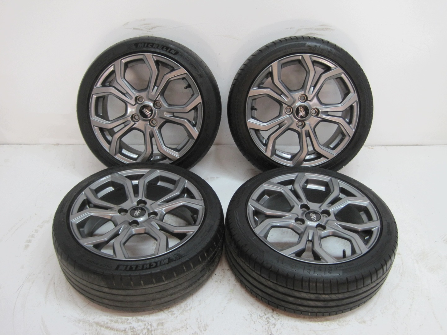 wheels discs tyres FORD FIESTA MK7 R17 6 2 MM