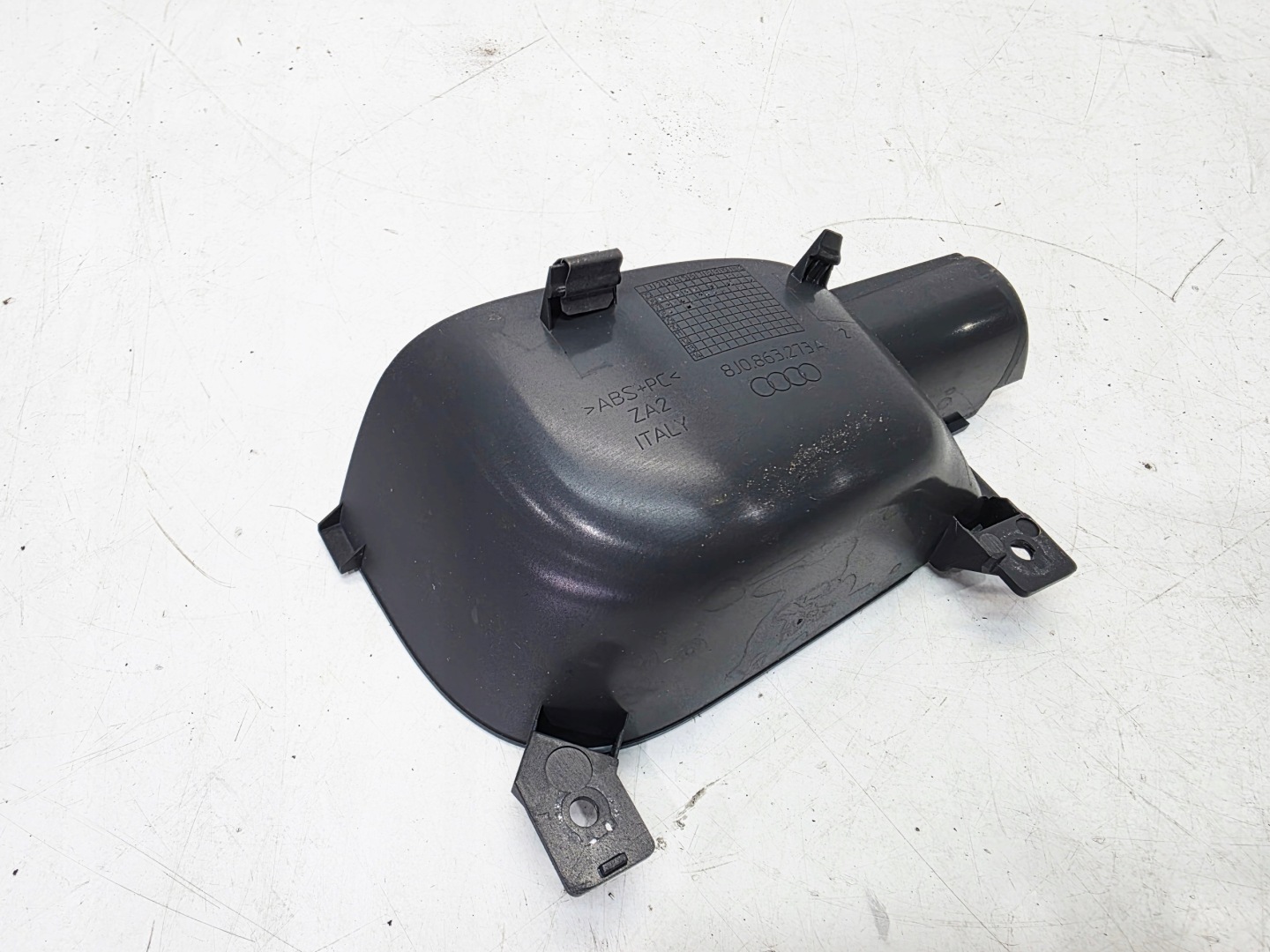 dashboard of the central AUDI TT 8J 8J0863273A