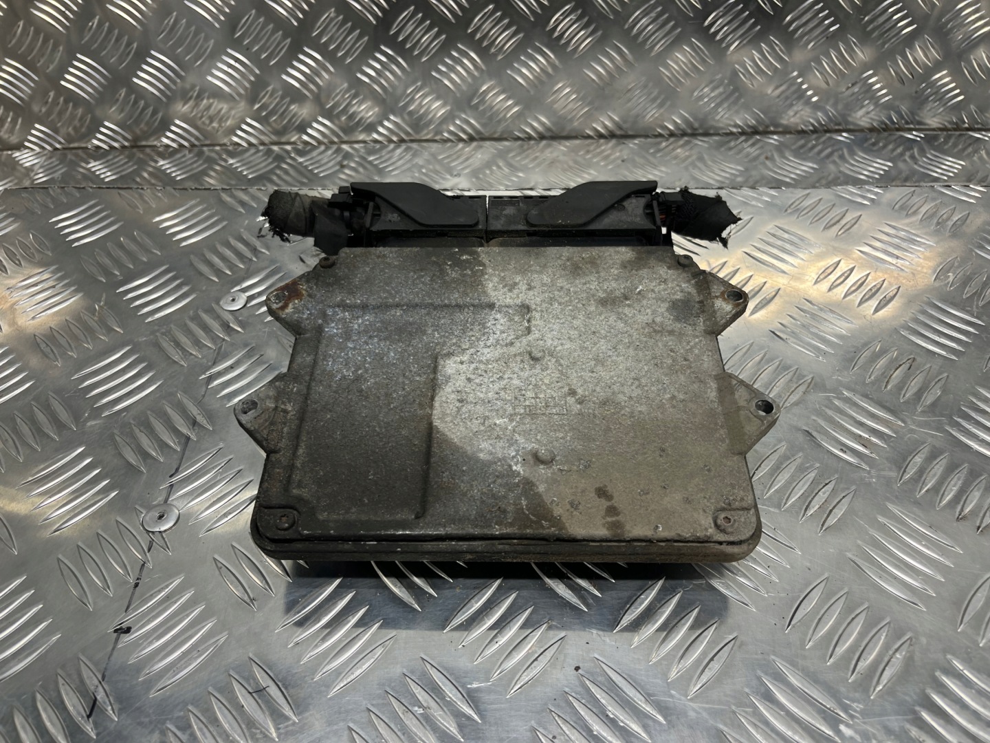 computer of the engine control unit FIAT GRANDE PUNTO 51806501