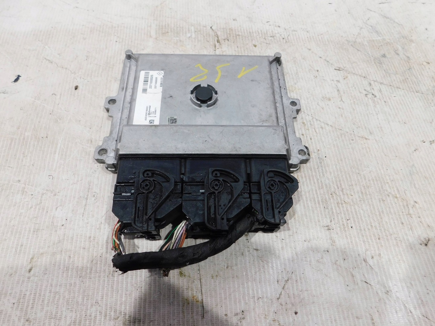 control unit of the engine 237103302S DACIA SANDERO II 2 0.9 TCE