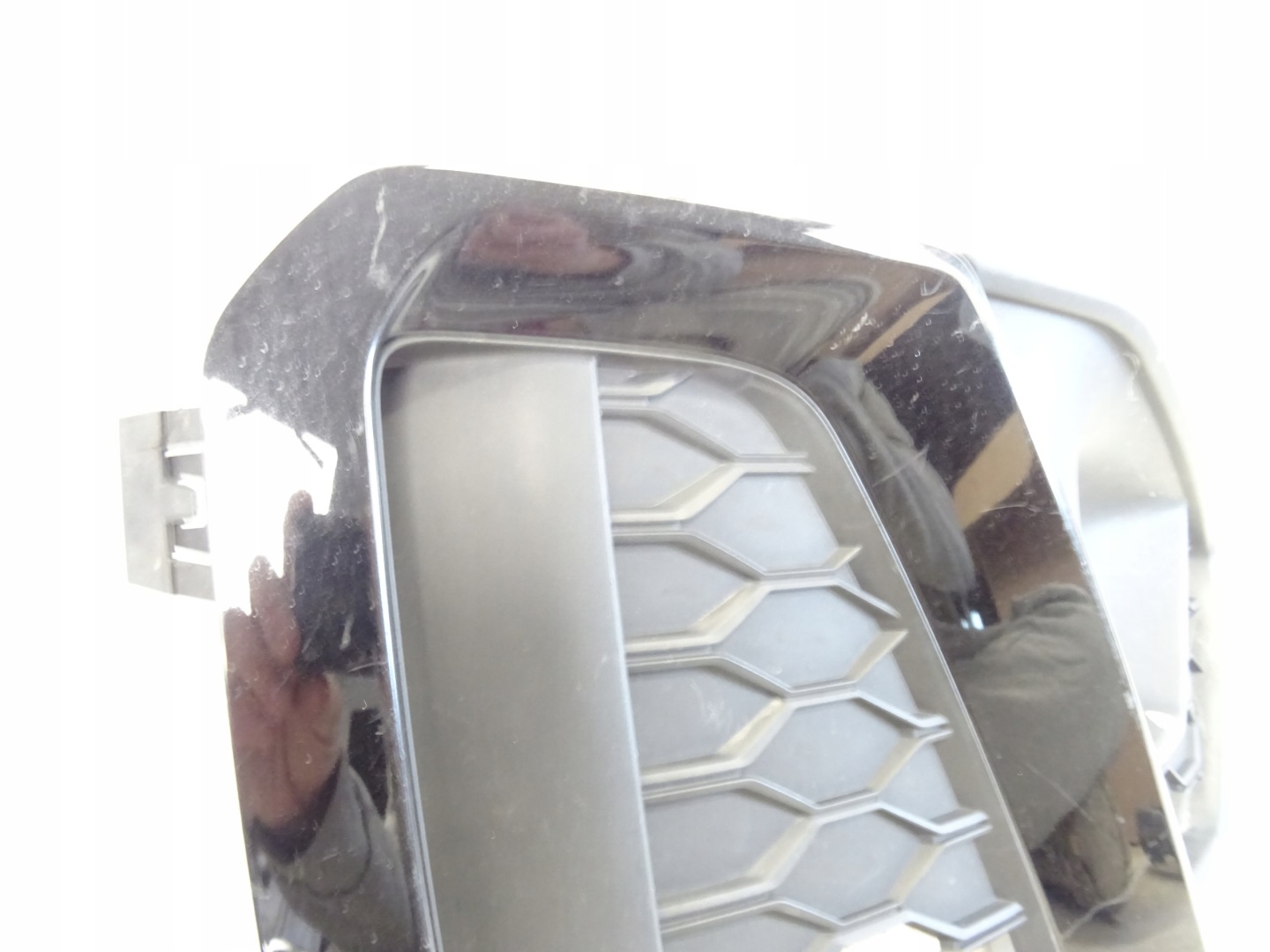 grid of a bumper front front left AUDI A4 B9 S-LINE LIFT 8W0807681AM