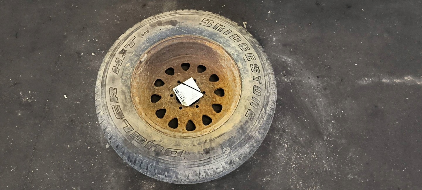 wheel spare 16 245/70 MITSHUBISHI MONTERO