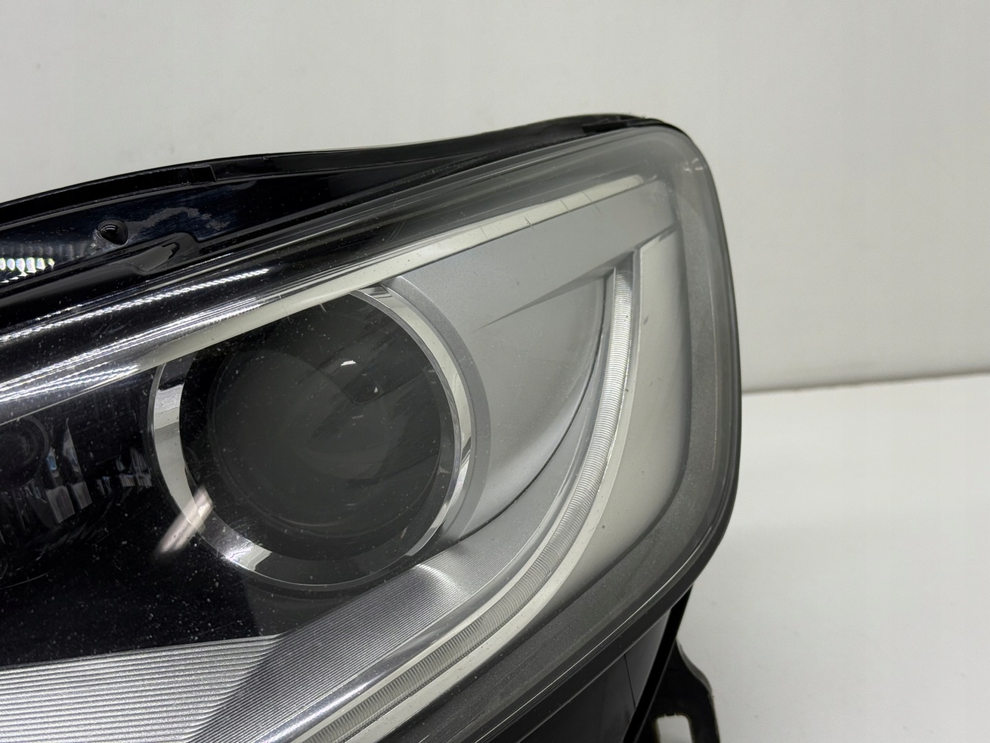 AUDI A6 C7 light reflektor left front BI-XENON XENON original!