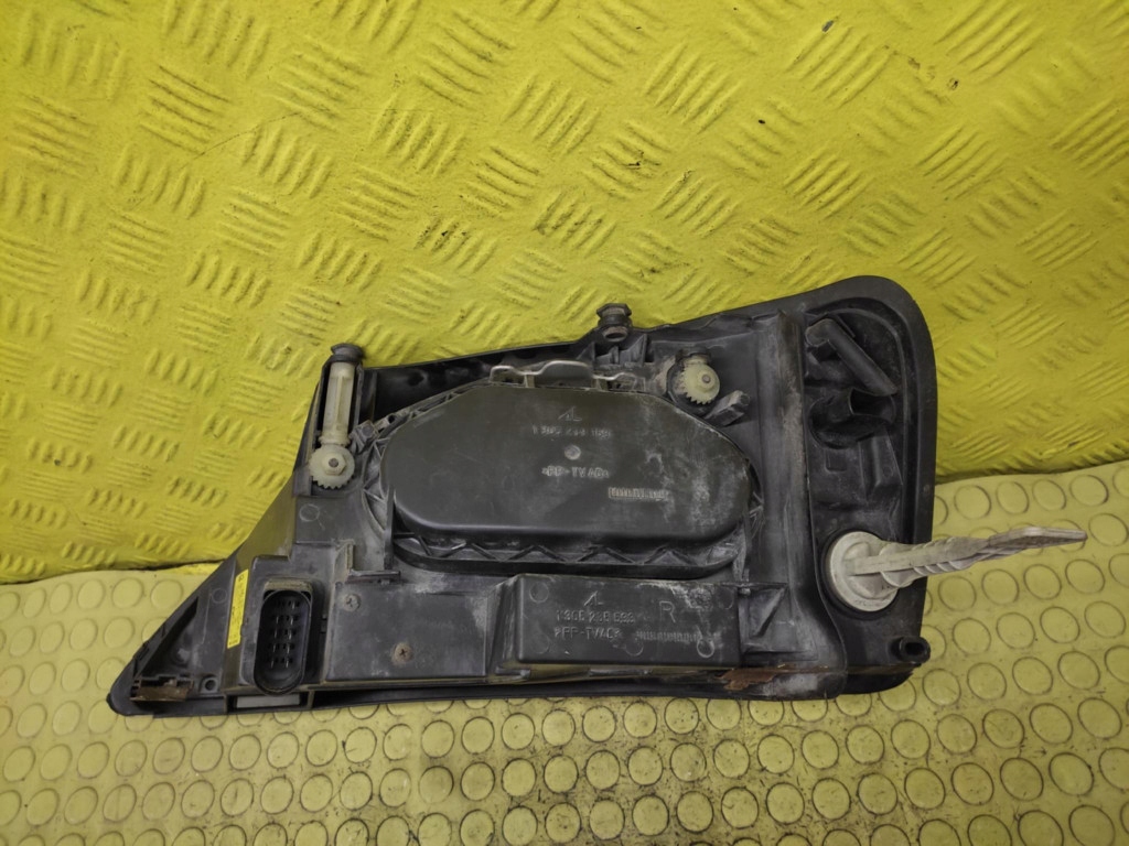 FORD GALAXY MK1 REFLEKTOR light right front 0301183202