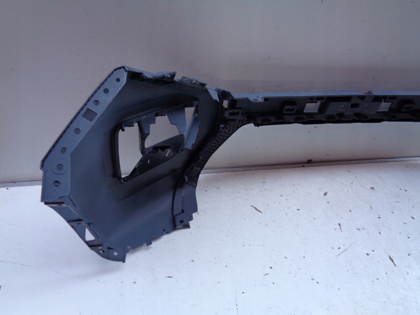 NO-WY-- front bumper VW AMAROK II 23- NR 45515