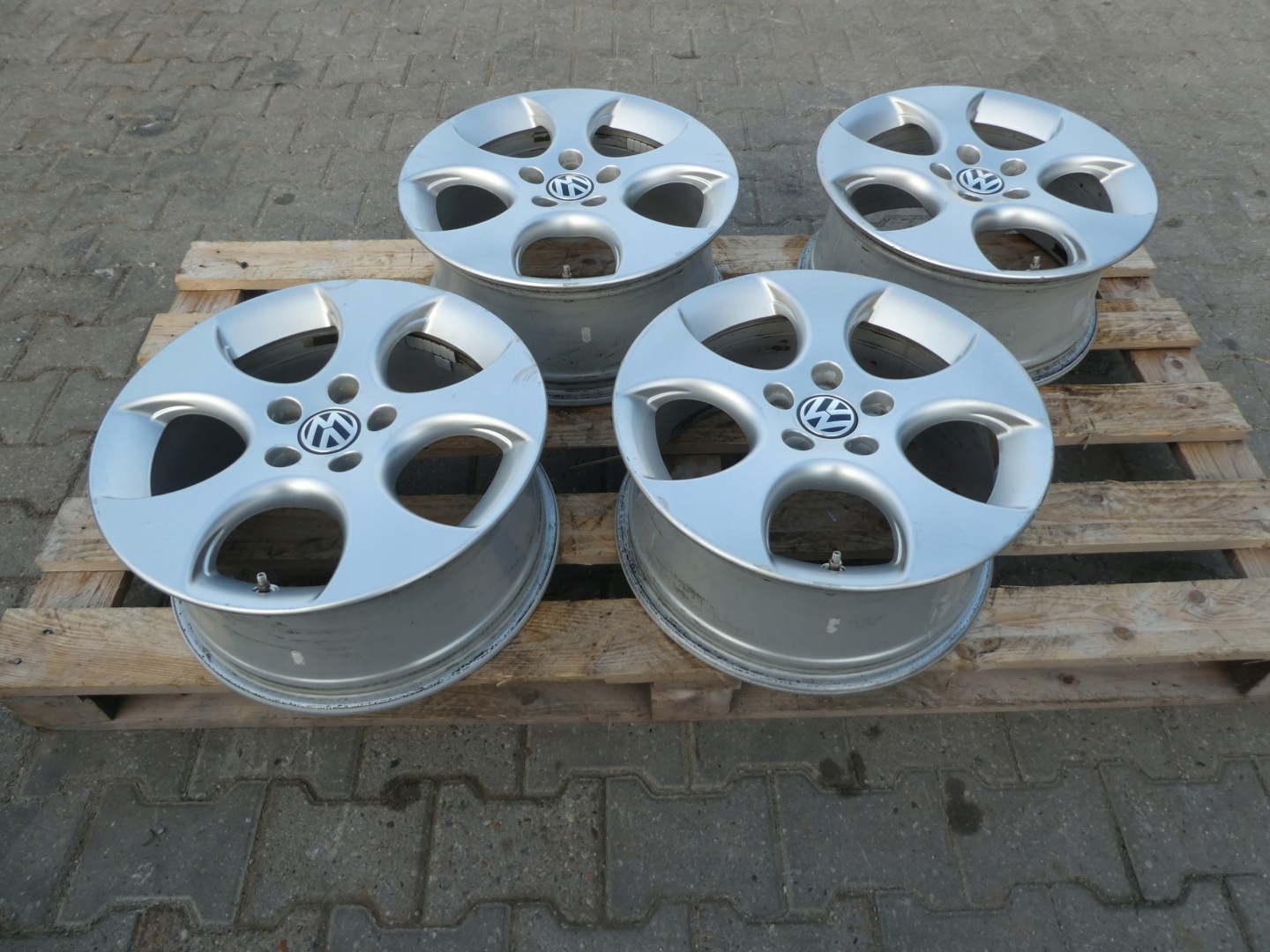 4X discs aluminium disc 1K0601025AC VW 5X112