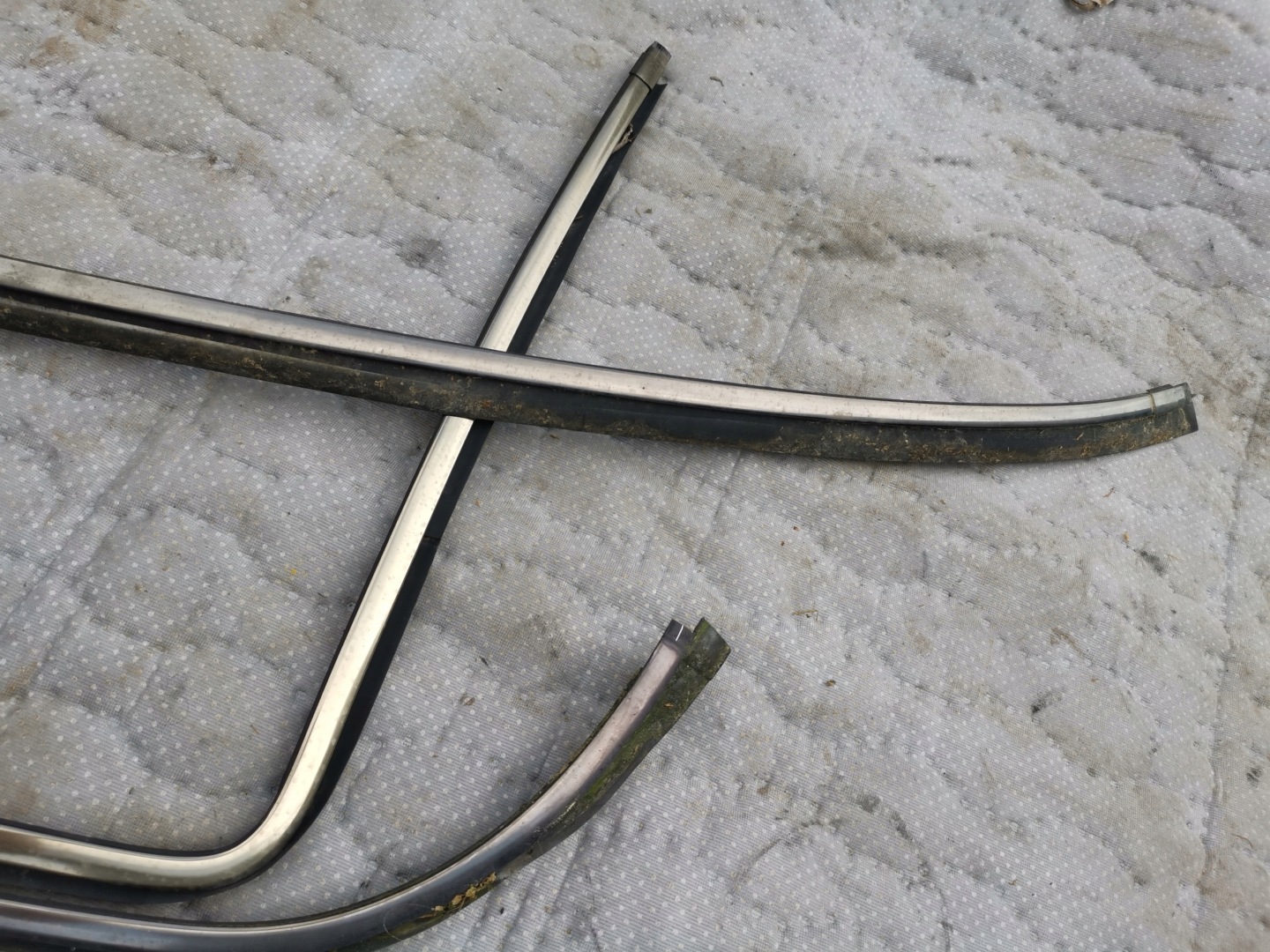moulding windows rear part MERCEDES-BENZ E W210 sedan