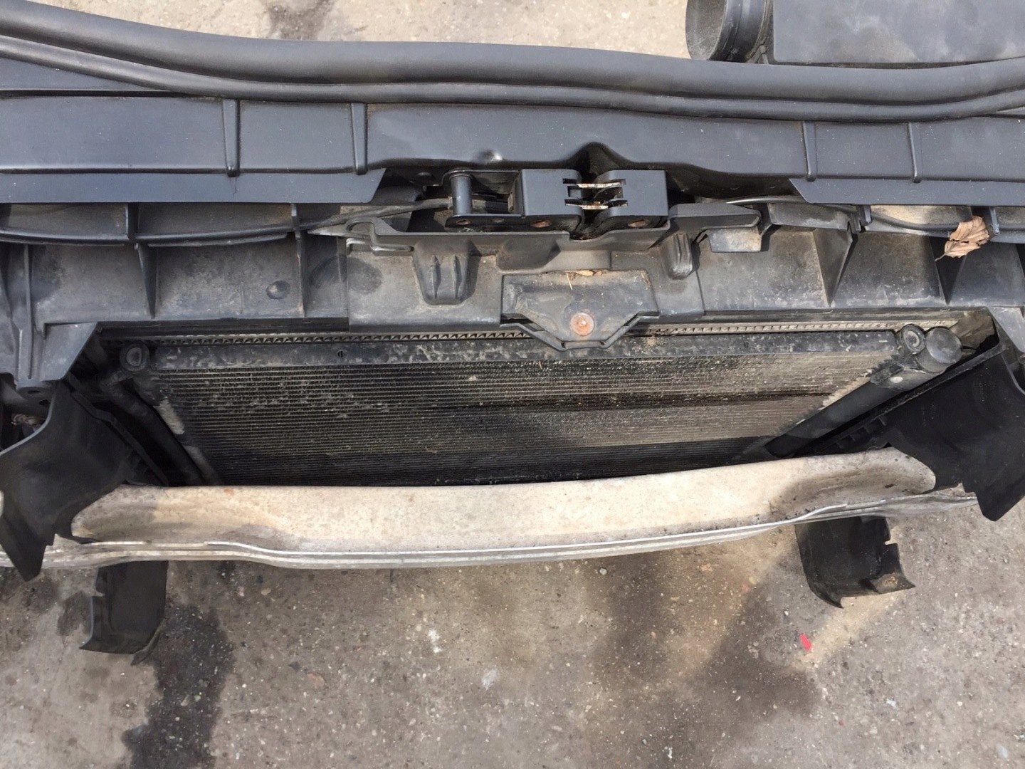 A3 8P 1.6 TDI support panel for radiators fan radiator