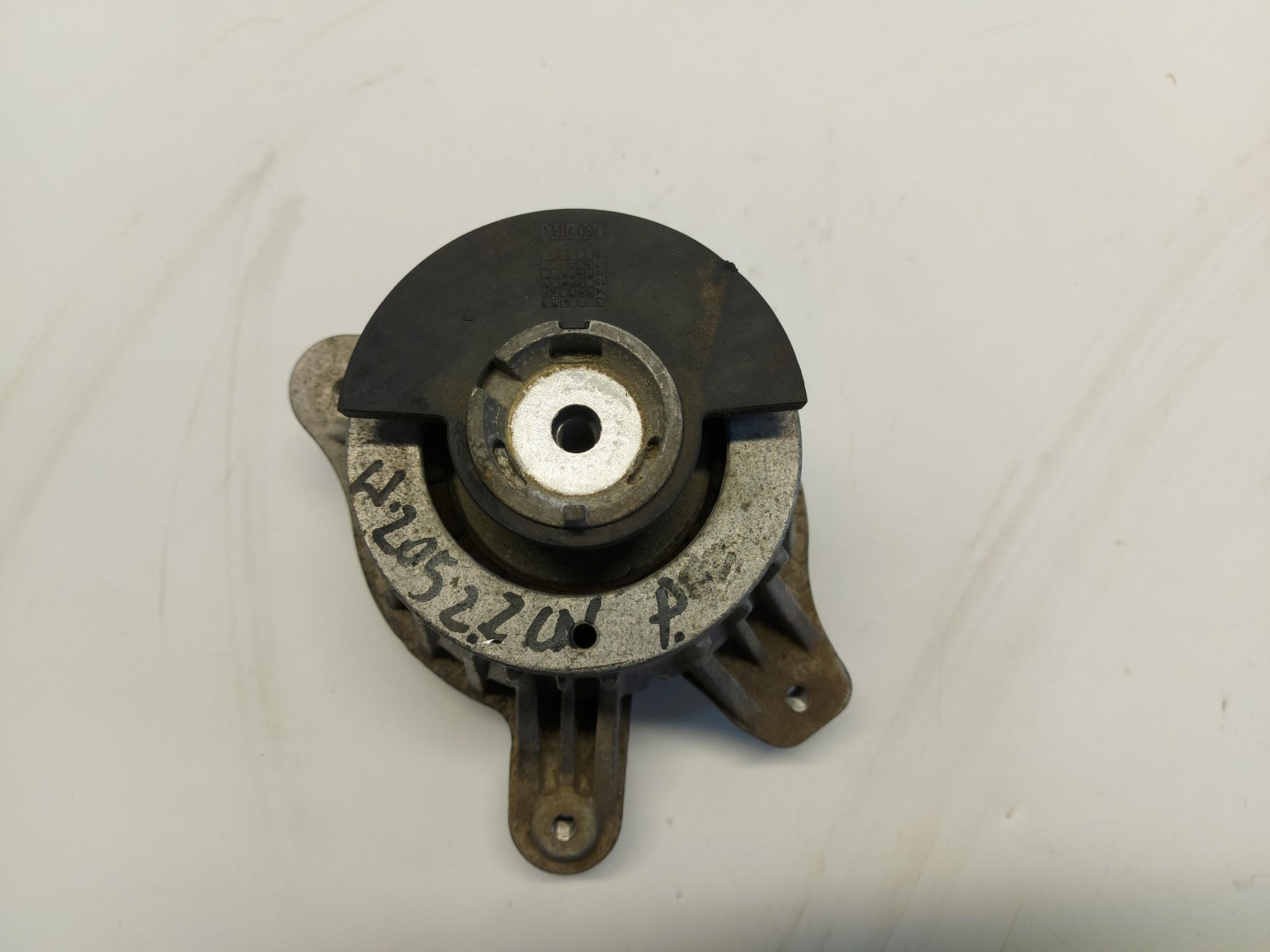 Mercedes W205 engine mount right 2.2 cdi a651 a2052406717