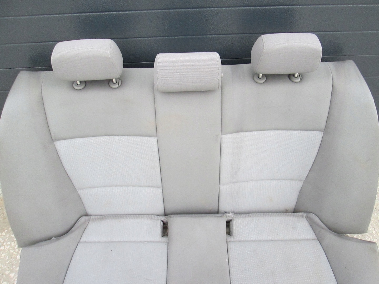 BMW E90 Sedan Sitz graue OPARCIE SZARE