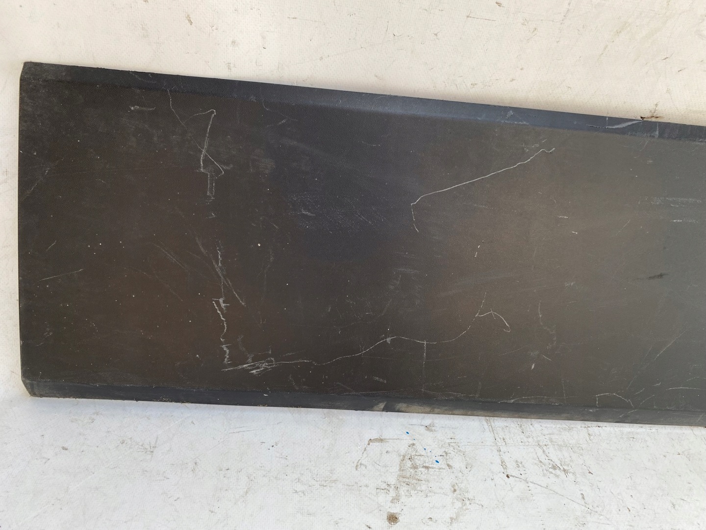 VW CRAFTER II 7C0 MAN TGE 16- moulding side cap left 7C0853517A
