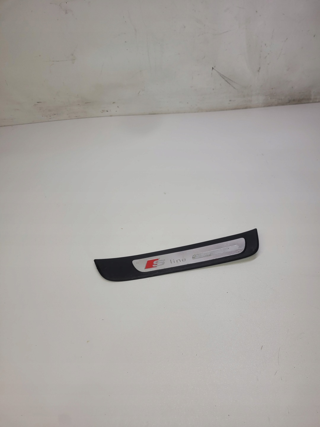 moulding threshold right rear part AUDI A4 B8 8K0853376B