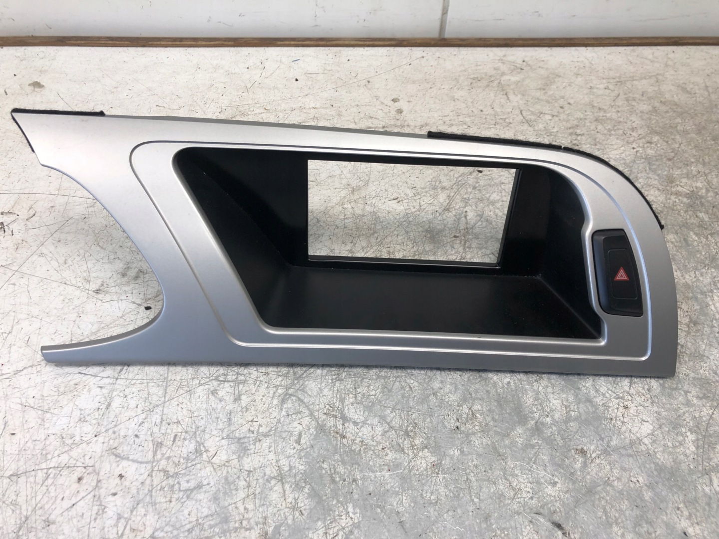 rám obal displeje AUDI A4 B8 8K1857186G
