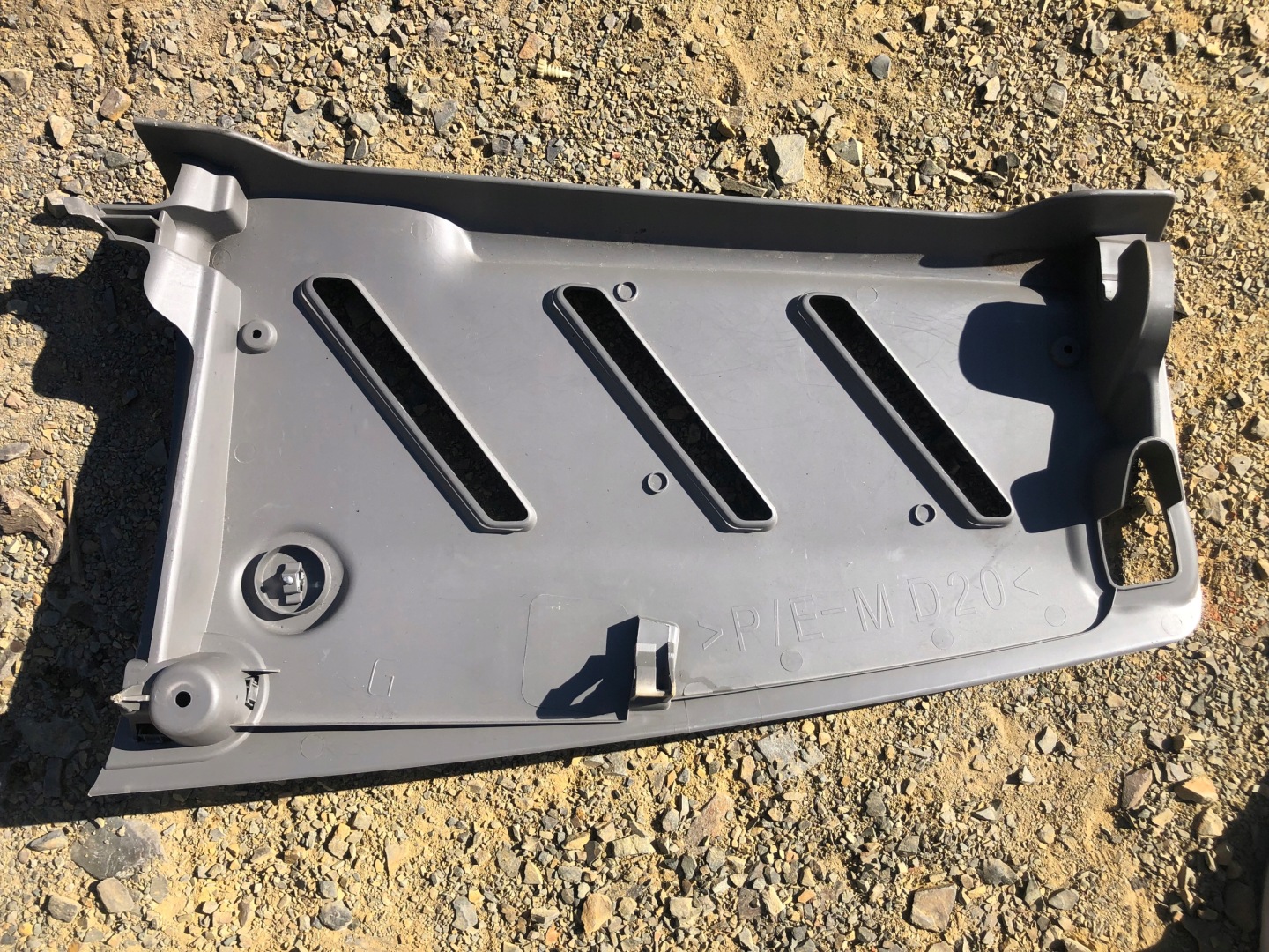 plastic visor left RENAULT MASTER III 969D72725R